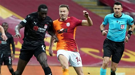 G­a­l­a­t­a­s­a­r­a­y­ ­S­i­v­a­s­s­p­o­r­­a­ ­t­a­k­ı­l­d­ı­